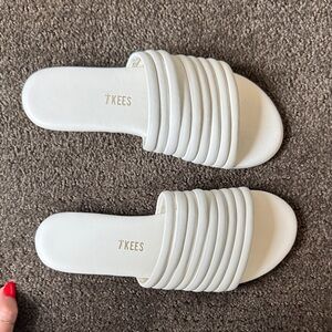 TKEES New Women's Cream Slide Sandals